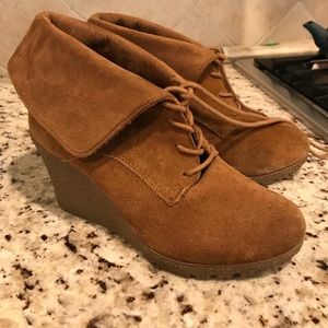 Mia Wedge boots